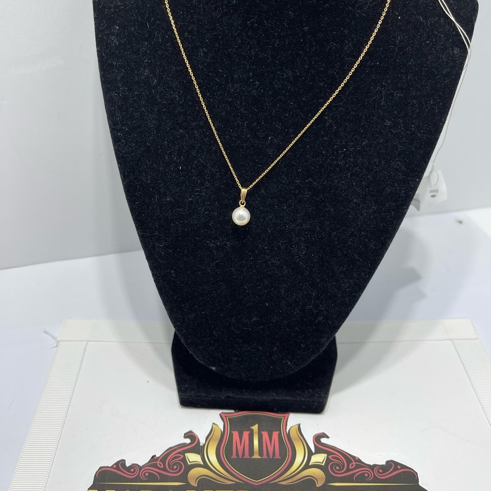Akoya Pearl 7mm in 18 k Gold Chain 16 inches 2.5 gms